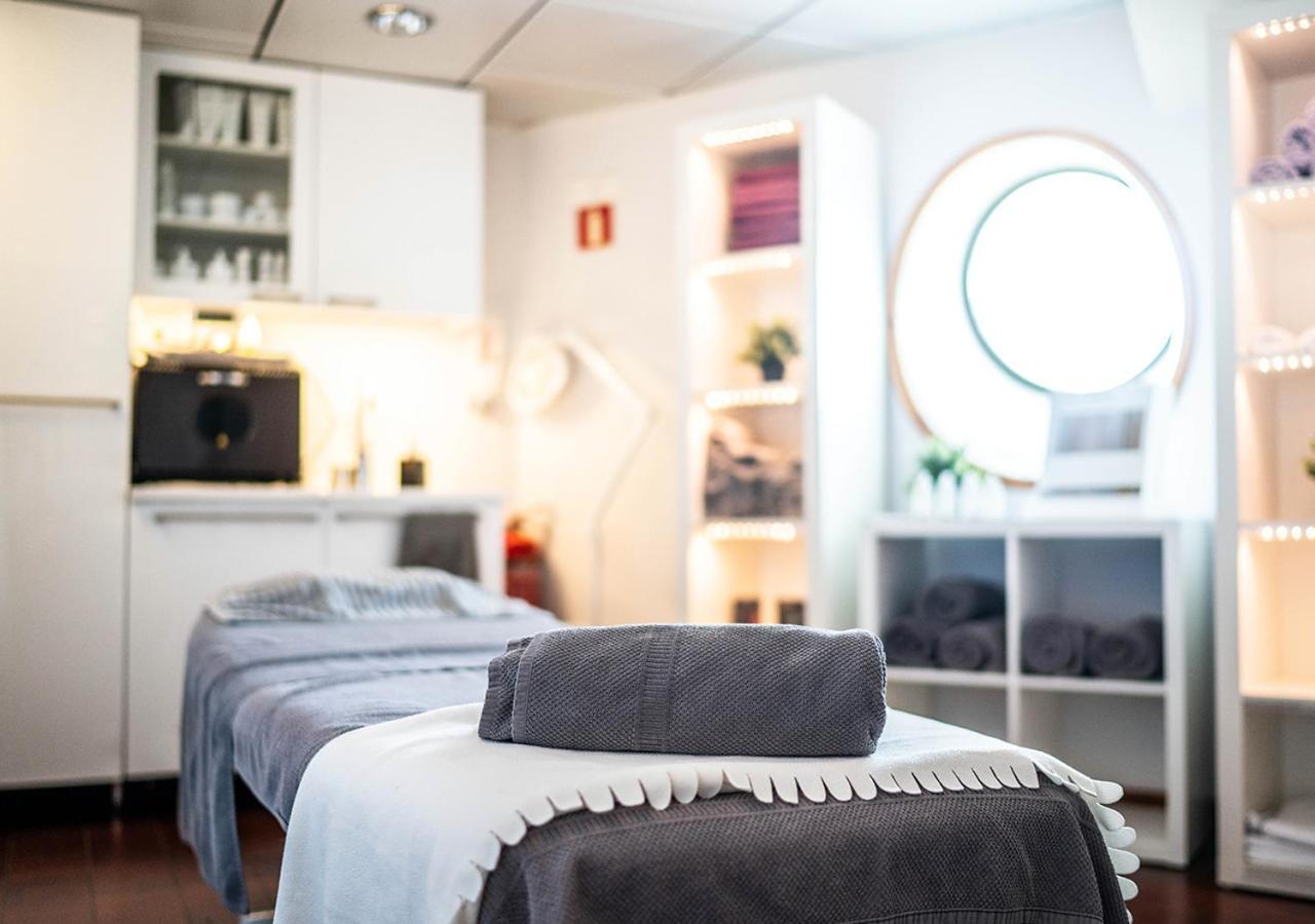 ホテル Viking Line Ferry Gabriella - One-Way Journey From Stockholm To Helsinki エクステリア 写真
